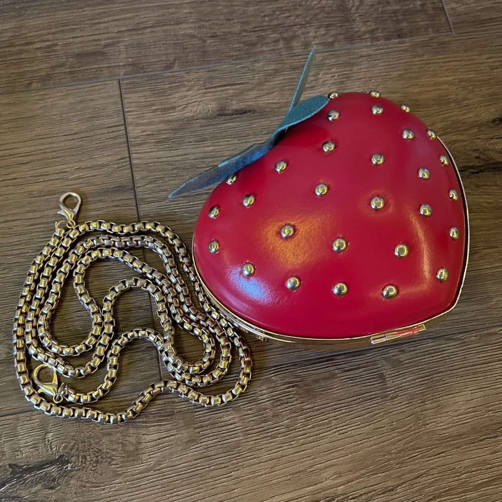 🍓BRAND NEW with Tags-Strawberry Crossbody Handbag with Gold Chain Strap🍓